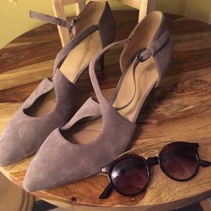 Naturalizer heels strapped grey size 12